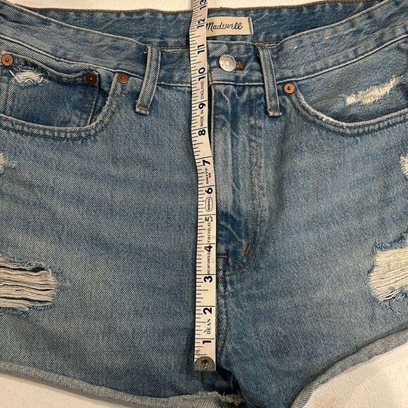 Madewell relaxed denim shorts, distressed size 28 - Picture 6 of 7